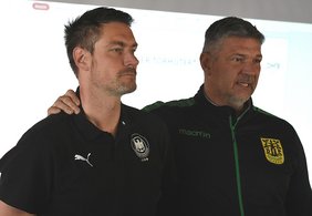 Eintracht-Geschäftsführer Fynn Holpert (rechts) und Carsten Lichtlein (Torwarttrainer MT Melsungen und Mitglied im DHB-Trainerkompetenzteam).